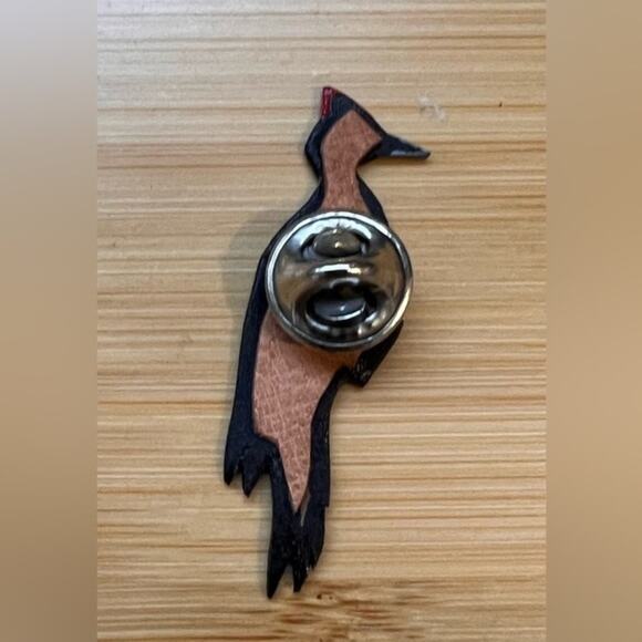 Handcrafted Pileated‎ Woodpecker Lapel Pin - Picture 2 of 2